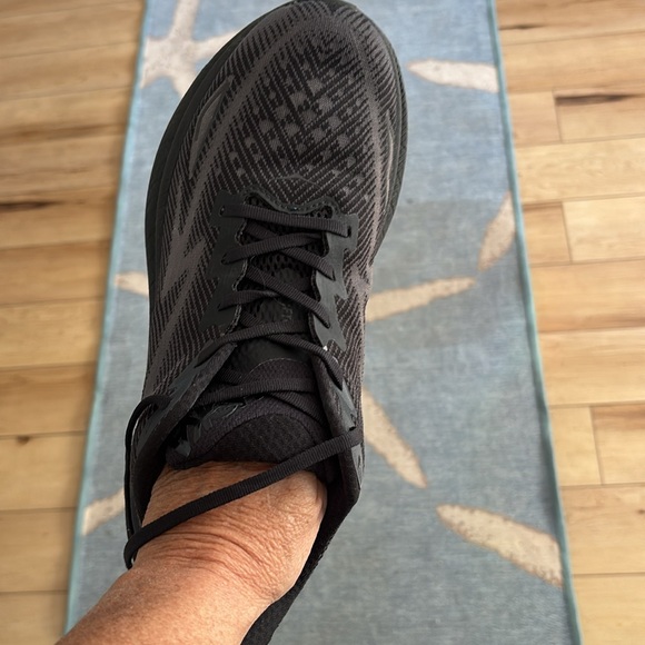 HOKA ONE ONE Clifton 9 Wide Black Shoes- sz 11 - Picture 6 of 8